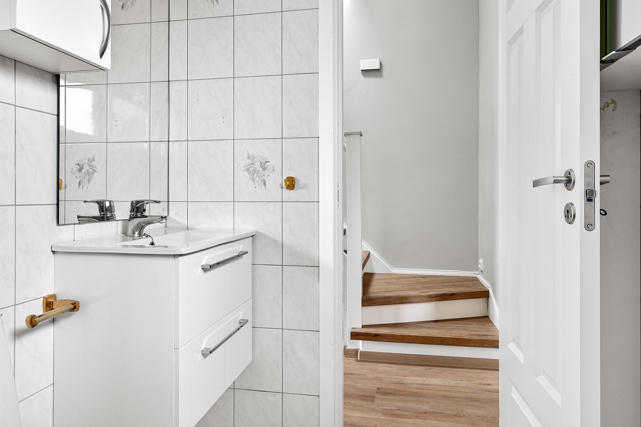 Bathroom, interior design, house — The Skinny on Commercial Real Estate Buildings